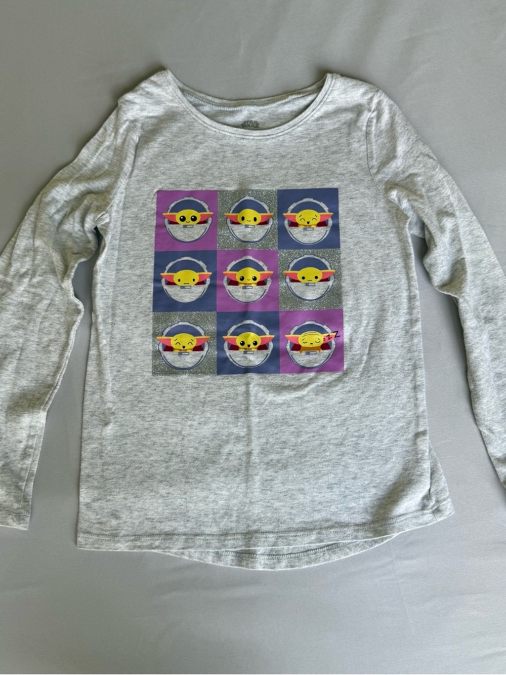 Girls' Gray Long-Sleeve baby Yoda Graphic Tee